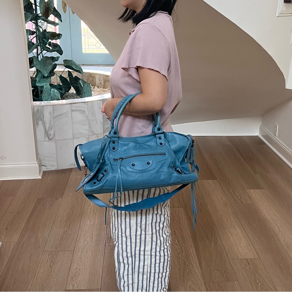 Balenciaga Turquoise Blue Leather Shoulder Bag with Braided Handles - Picture 6 of 6